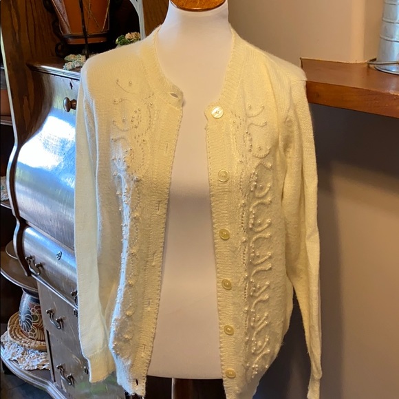 Sweater - Picture 1 of 4